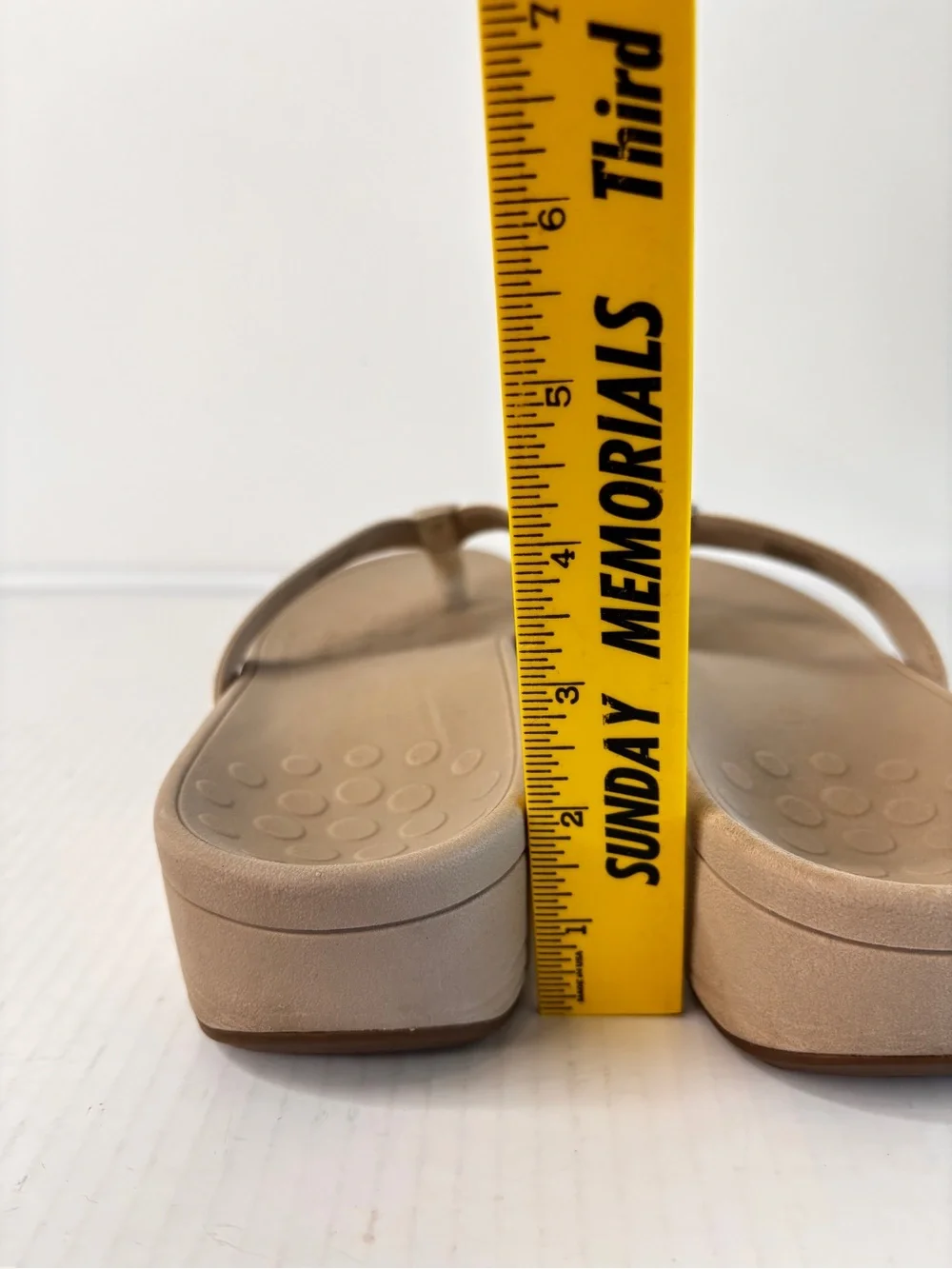 Vionic High Tide Platform Sandals Sz 9 Thong Flip Flop Orthotic Comfort Footbed